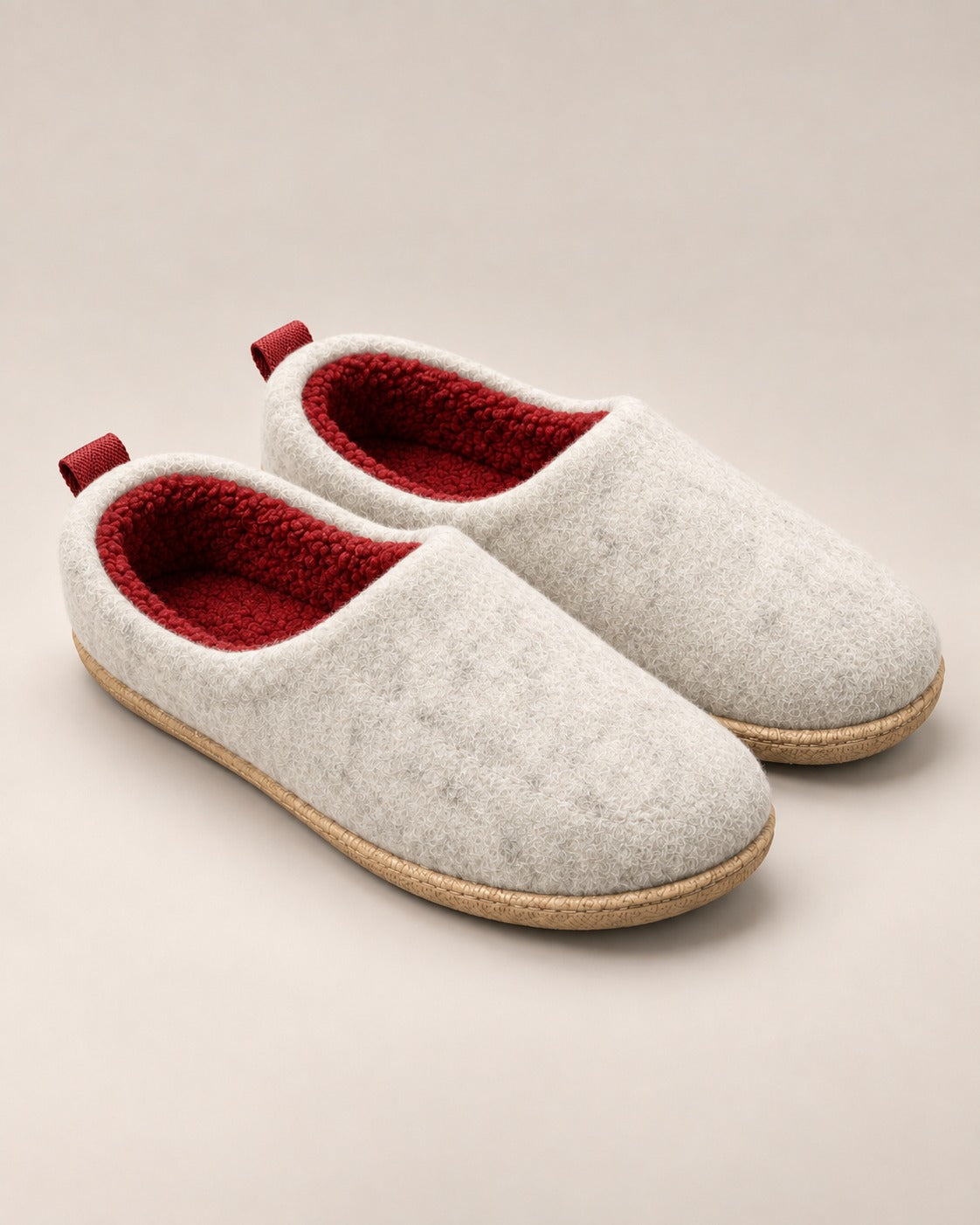 Fleece-lined slippers in White