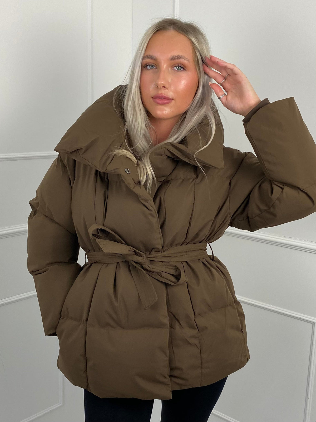 Short Quilted Winter Jacket with Fitted Waist, view 3