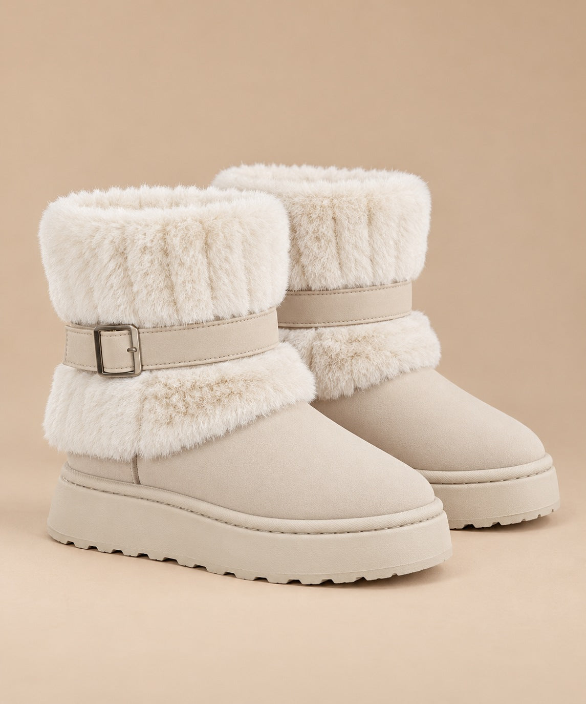 Women's fur-trimmed snow boots in Beige