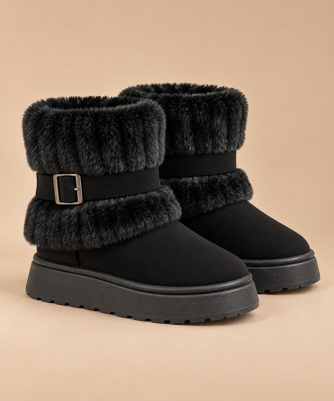 Women's fur-trimmed snow boots in Black